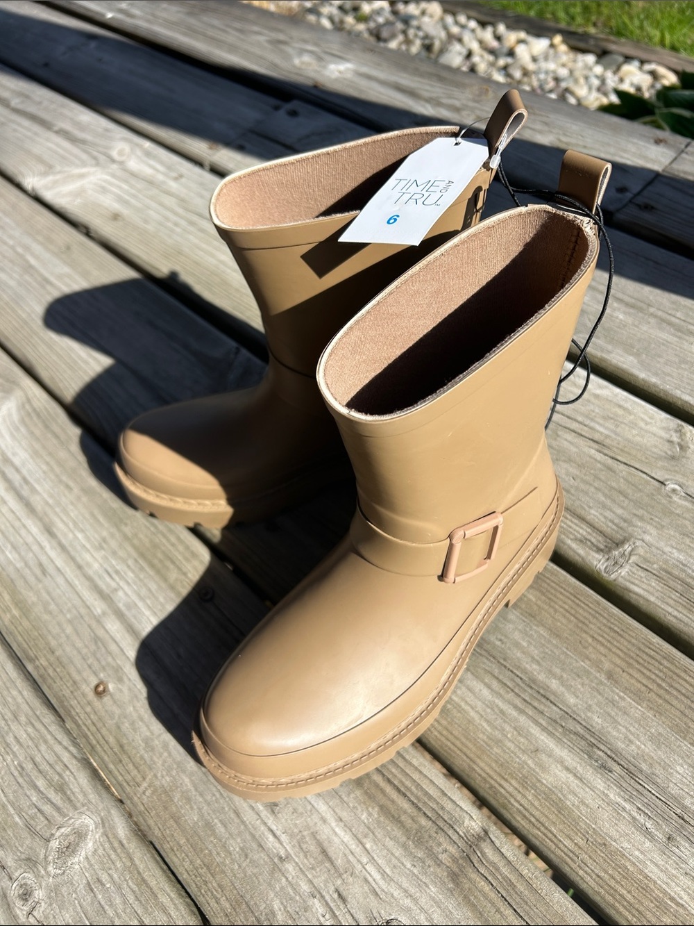 NWT Time and Tru Women’s Tan Chunky Waterproof Chelsea Boots, Size 6